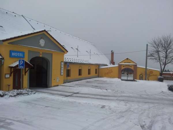 HOTEL *** RESTAURANT „Na statku“ 