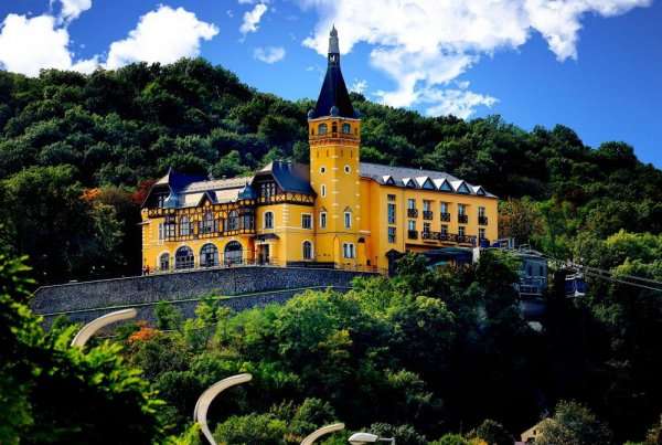 Větruše Hotel& restaurant ****