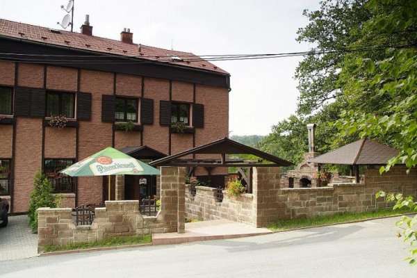 Restaurace a penzion "U MÁMY"