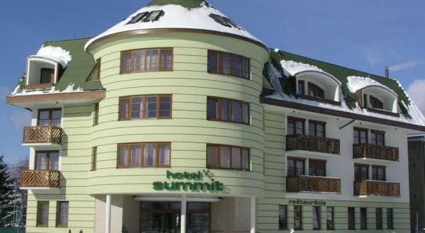 Hotel Summit