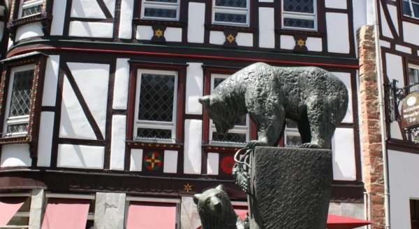 Am Bärenbrunnen