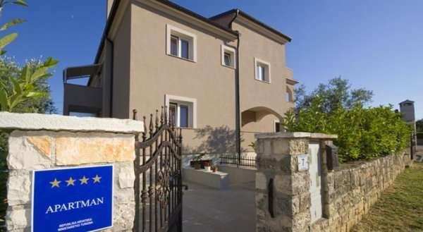Apartment and Room Marlen