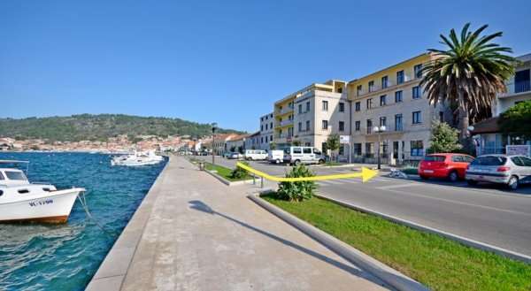 Apartment and Rooms Dragana