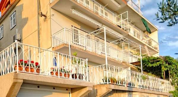 Apartment and Rooms Tatjana