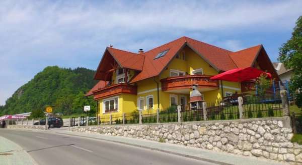 Apartments and rooms with view on Bled