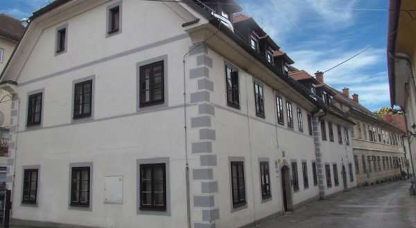 Apartments Hrenova