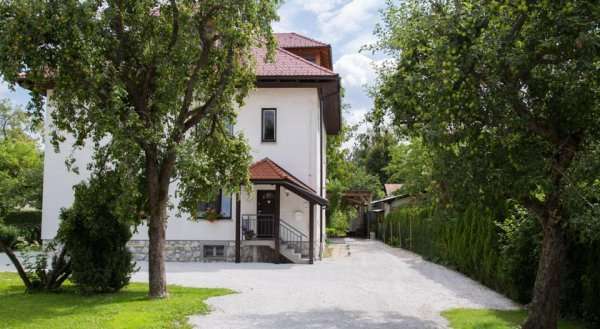 Apartments Koman Bled