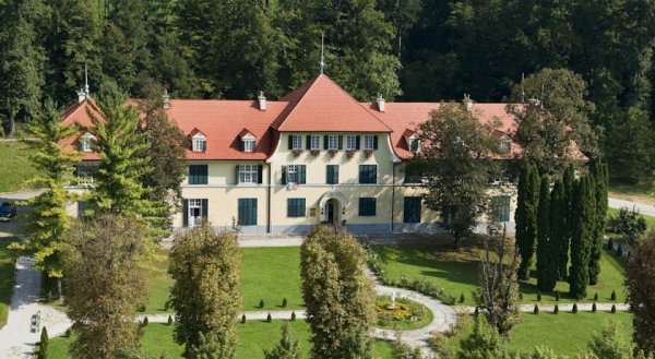 Apartments Villa Golf - Flucher Turizem
