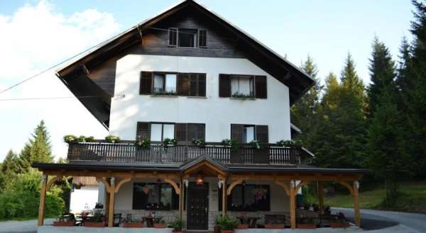 Guest House Kmečki Hram