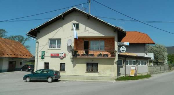 Guesthouse With Apartments By A Restaurant