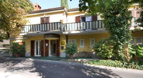 Maygut Apartments and Rooms