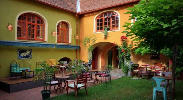 Muzikafe Bed & Breakfast