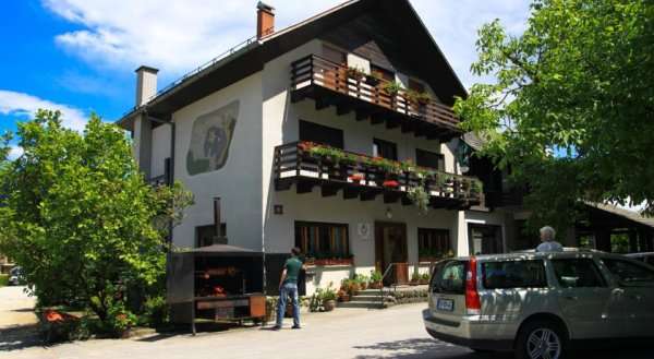 Rooms Pevc & Hostel Ljubno ob Savinji
