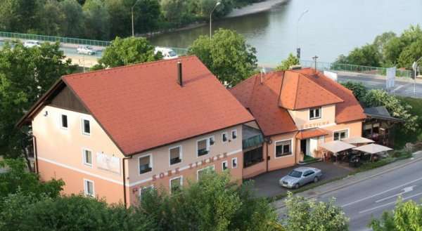 Guesthouse ob Sotočju Budič