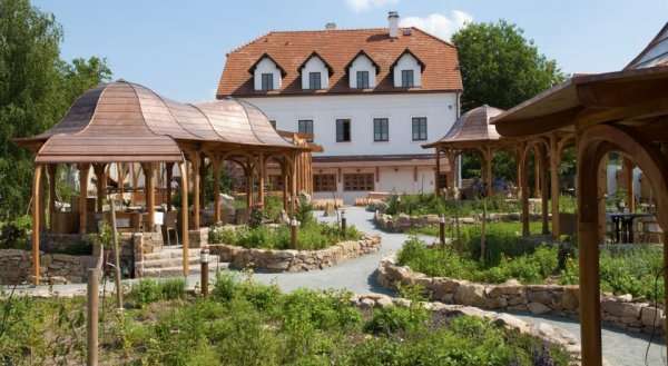Babiččina Zahrada Penzion & Restaurant
