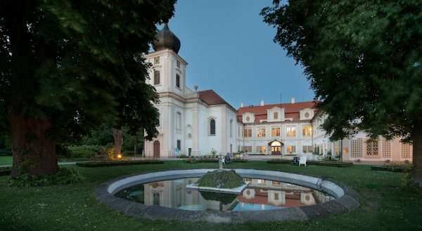 Chateau Loucen Garden Retreat