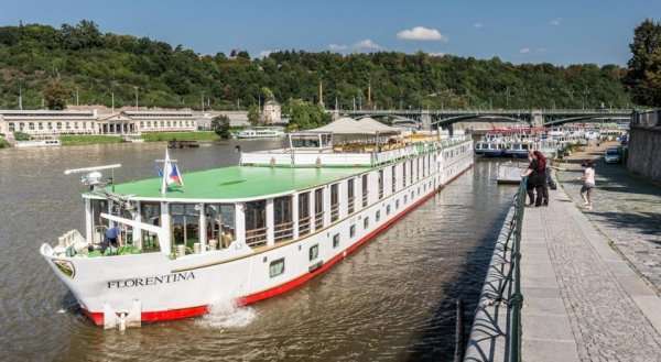 Florentina boat