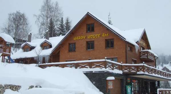 Happy House Apartments