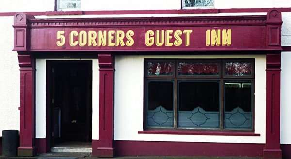 5 Corners Guest Inn