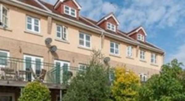 8 Fife Court