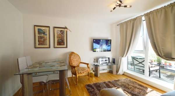 Albert Bridge Apartments