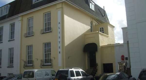 Alister Guest House