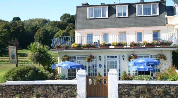 Au Caprice Guest House