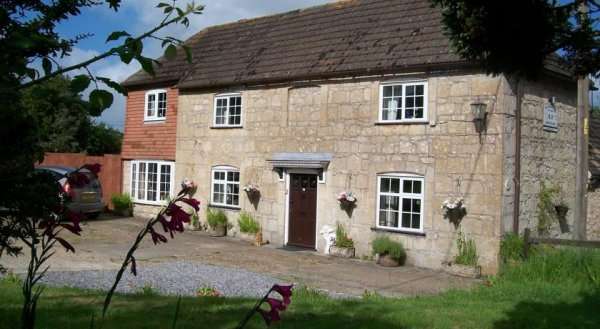 B&B Brookside Cottage