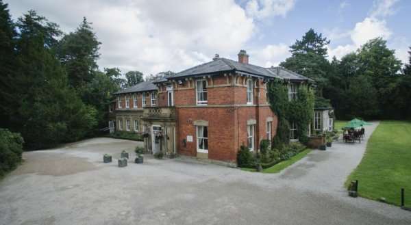Bartle Hall Hotel