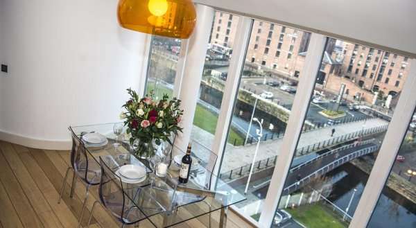 Base Serviced Apartments - The Docks
