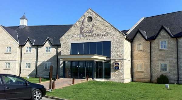 Best Western Plus Pastures Hotel