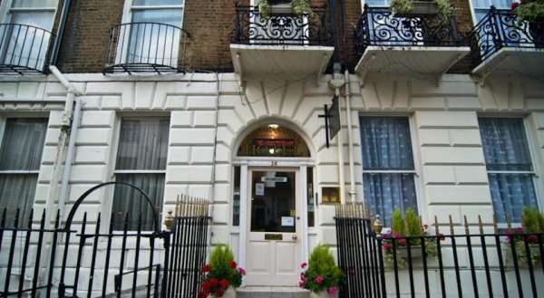 Boston Court Hotel
