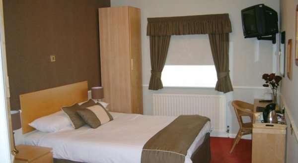 Bowes Incline Hotel