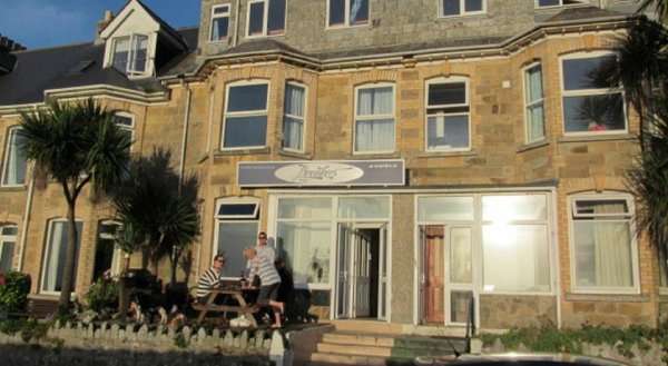 Breakers Lodge