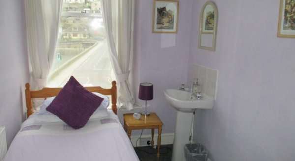 Bridgeside Guest House