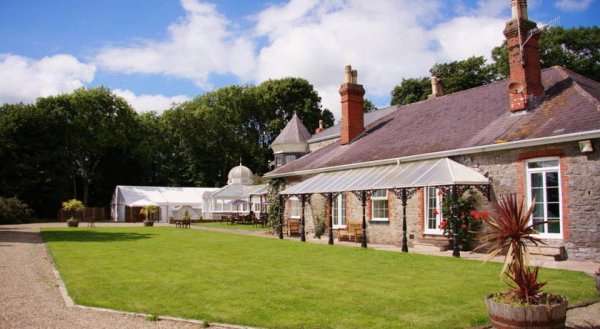 Broadway Country House