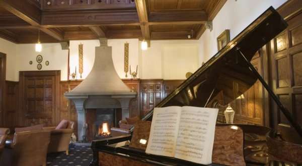 Bron Eifion Country House Hotel