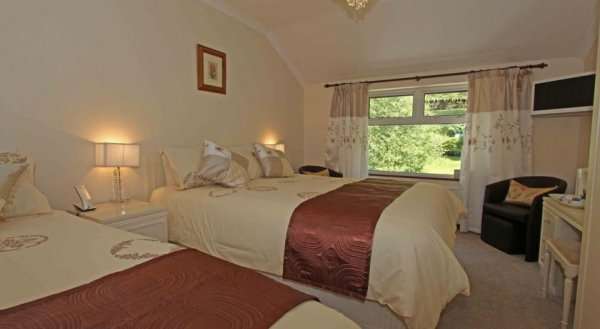 Bryn Eglwys Hotel