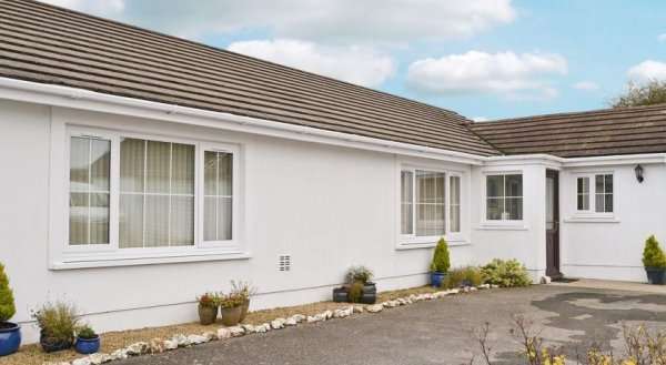 Bryn-Y-Mor Cottage