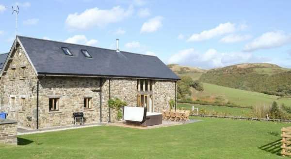 Bwlch Y Dderwen Barns