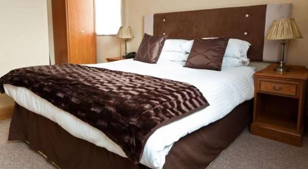 Caledonia Hotel