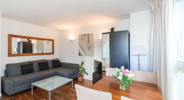 Canary Wharf Apartment