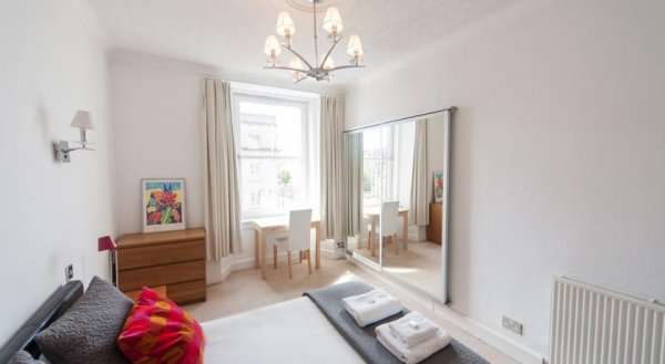 Charming City Center Apartment