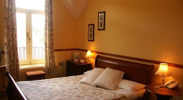 Chequers Inn Hotel