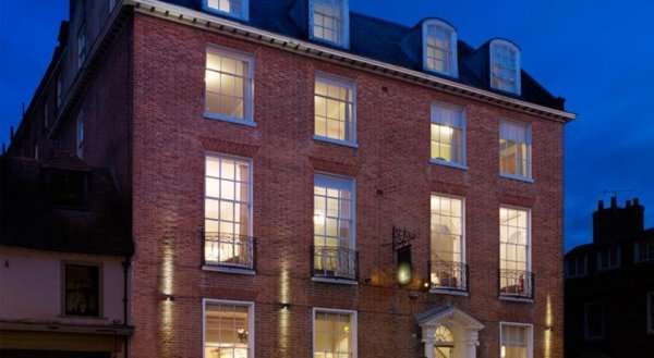 Chichester Harbour Hotel