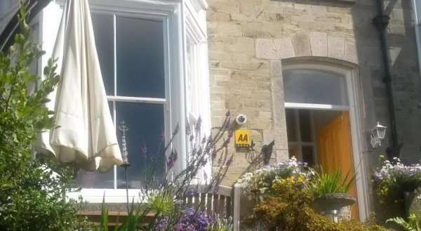 Cliftons Guest House