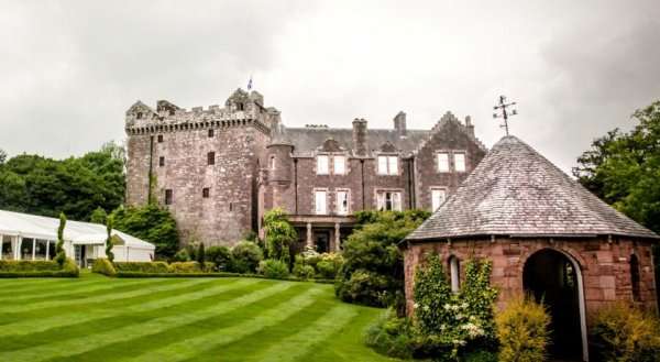 Comlongon Castle