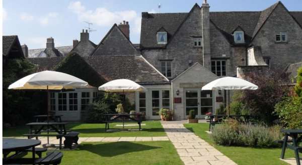 Corinium Hotel & Restaurant