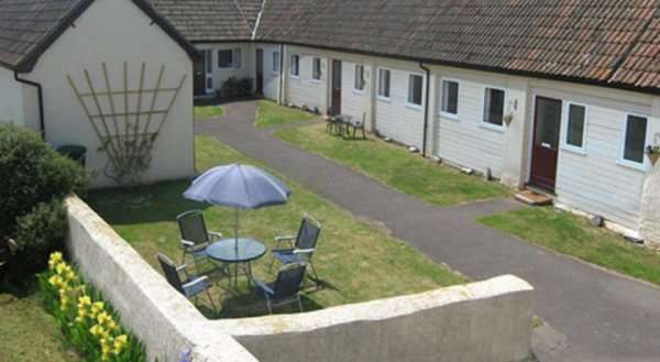 Court Farm Holiday Bungalows Ltd