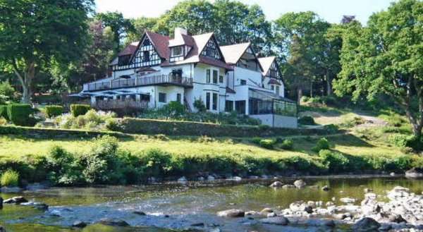 Craig-y-Dderwen Riverside Hotel